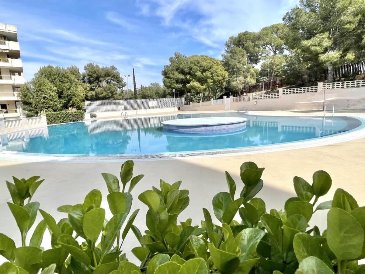 Luminoso Apartamento En Salou Con Terraza Y Parque Infantil Ideal Familias Kültér fotó