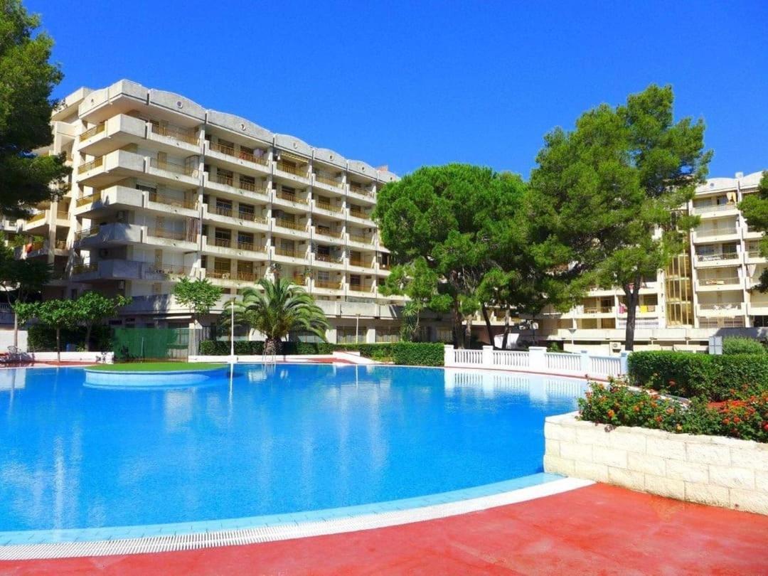 Luminoso Apartamento En Salou Con Terraza Y Parque Infantil Ideal Familias Kültér fotó